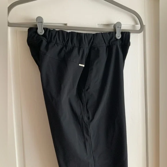 Vuori Women's Black Miles Ankle Pants, Small - Picture 5 of 7